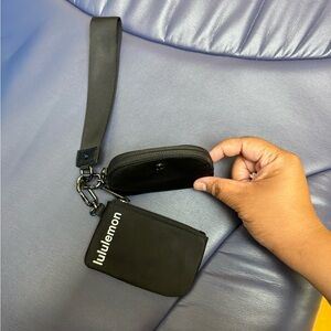 Lululemon-  key wallet